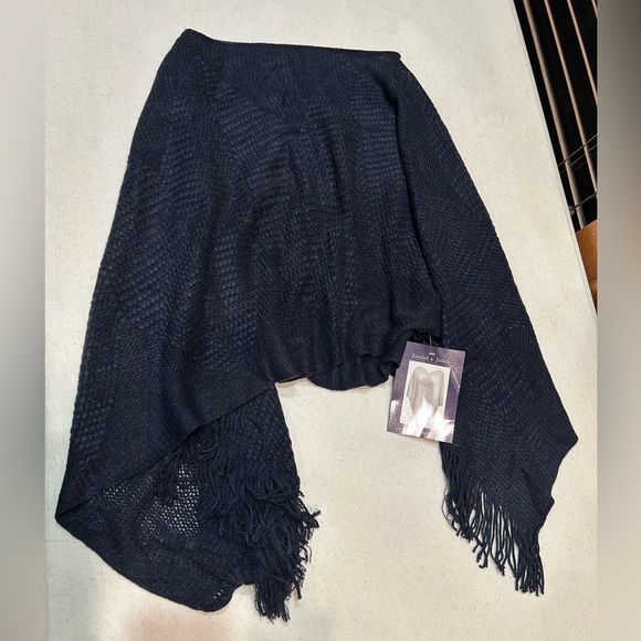 Kendall & James Sweaters - (OS) VINTAGE Kendall & James Navy Blue Knit Poncho